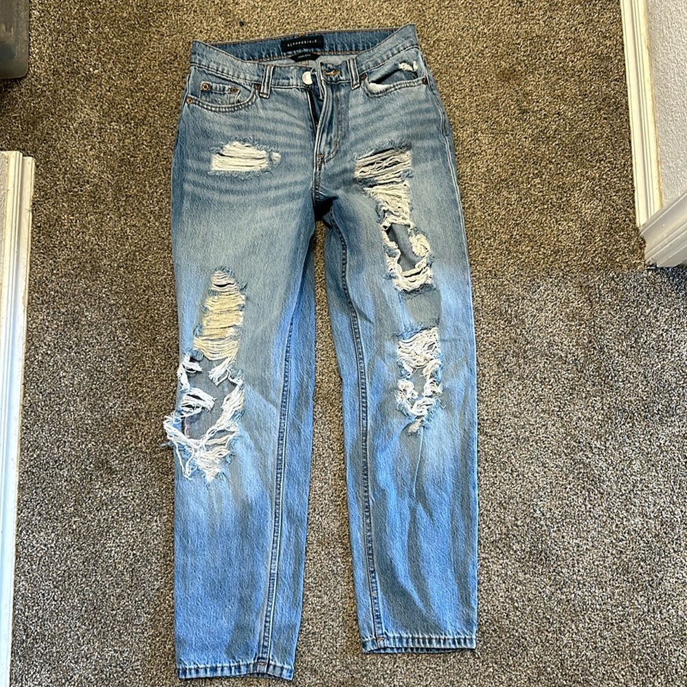 Aeropostale Jean size 0, mom jeans fit